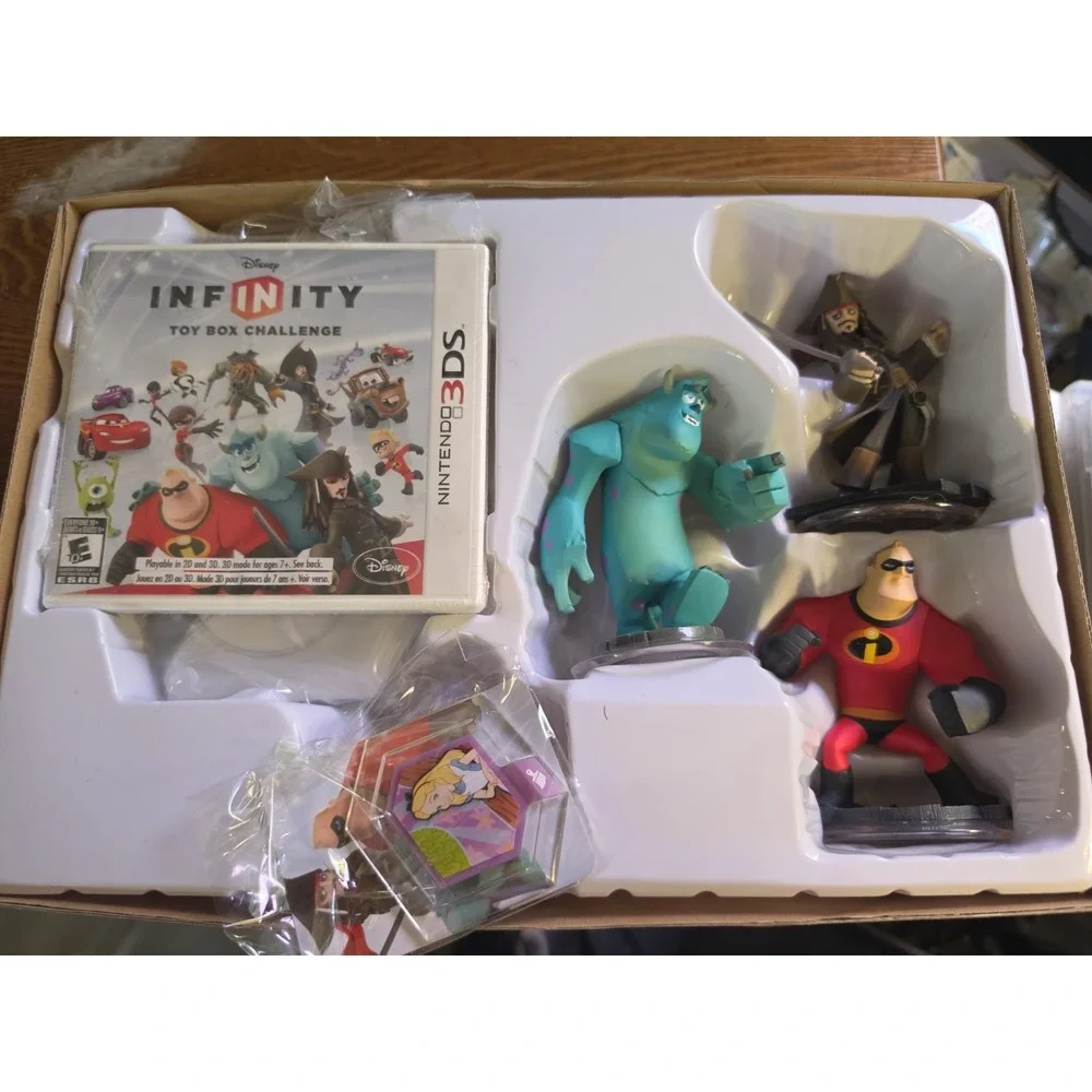NEW Disney Infinity‎ Nintendo 3DS Toy Box Challenge Video Game Starter Pack 3DS